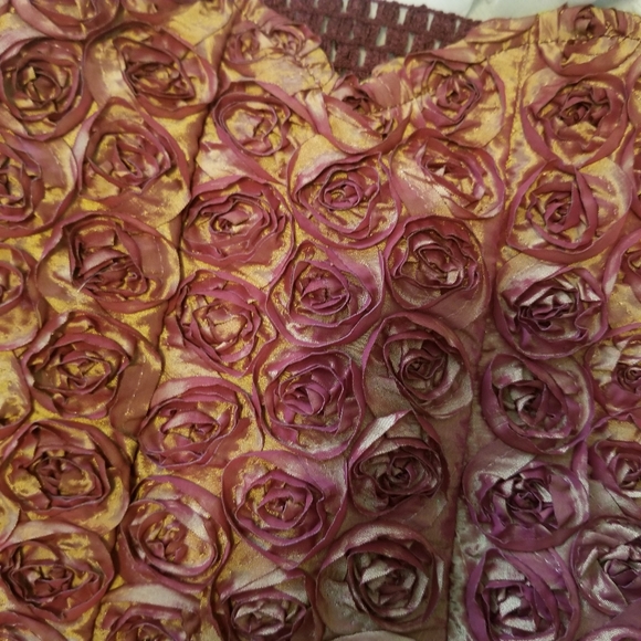 Child fairy tale top goes great with the gold tutu skirt streatch back - Picture 4 of 4